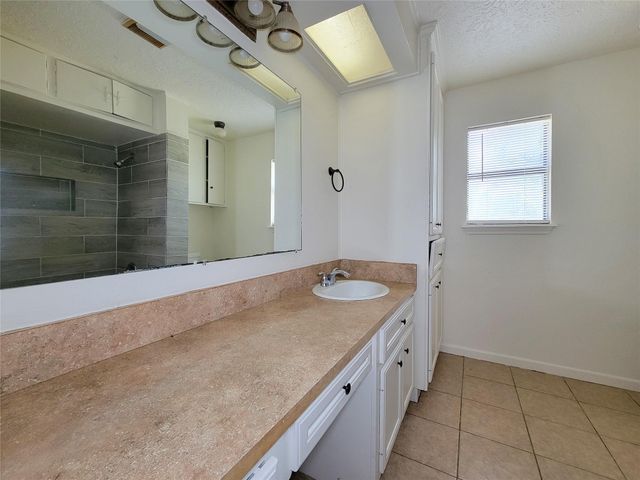 213 Miriam, Baytown, TX 77520