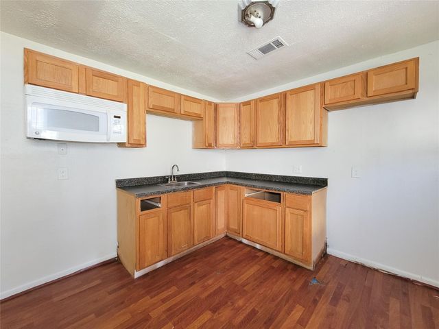 213 Miriam, Baytown, TX 77520