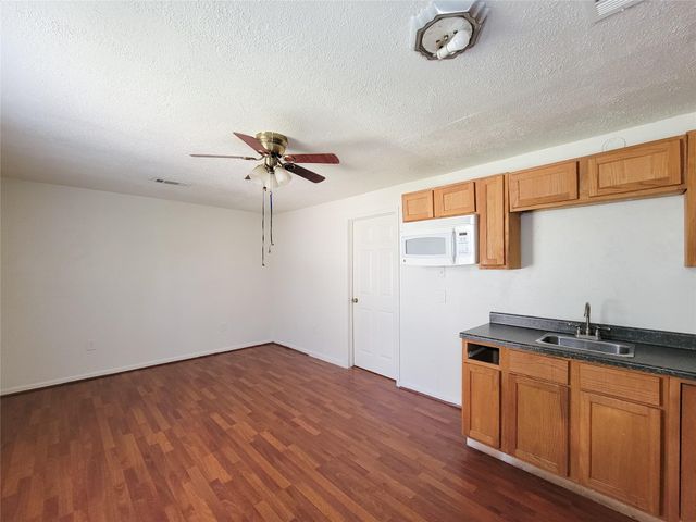 213 Miriam, Baytown, TX 77520