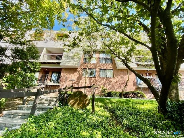 1 Valley Road 205, Stamford, CT 06902