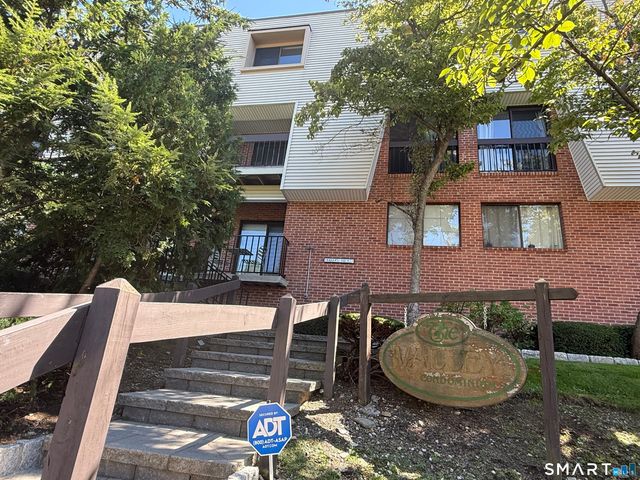 1 Valley Road 205, Stamford, CT 06902