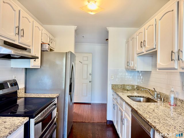 1 Valley Road 205, Stamford, CT 06902