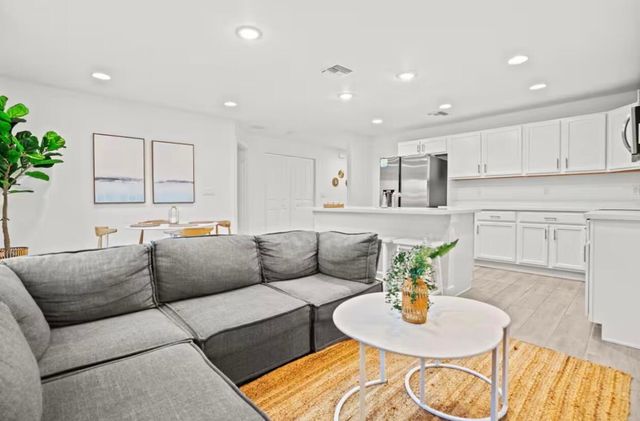 565 Lilac Court, West Palm Beach, FL 33407