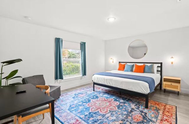 565 Lilac Court, West Palm Beach, FL 33407