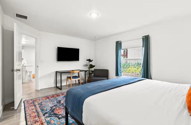 565 Lilac Court, West Palm Beach, FL 33407