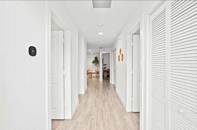 565 Lilac Court, West Palm Beach, FL 33407