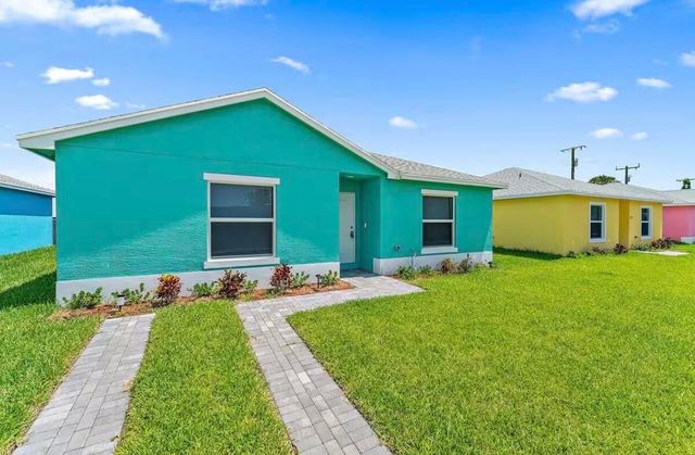 565 Lilac Court, West Palm Beach, FL 33407