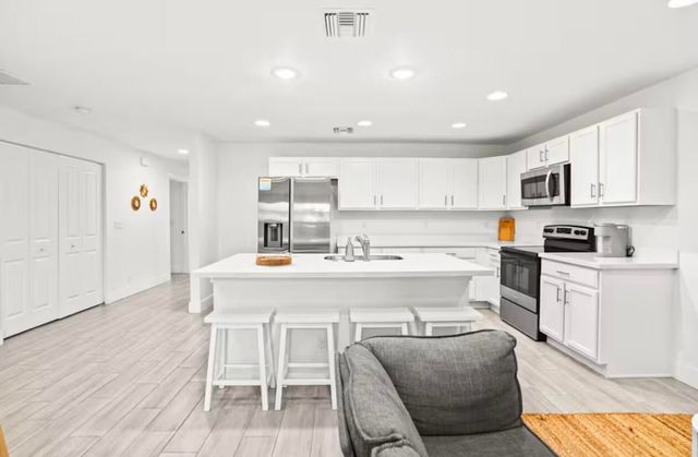 565 Lilac Court, West Palm Beach, FL 33407