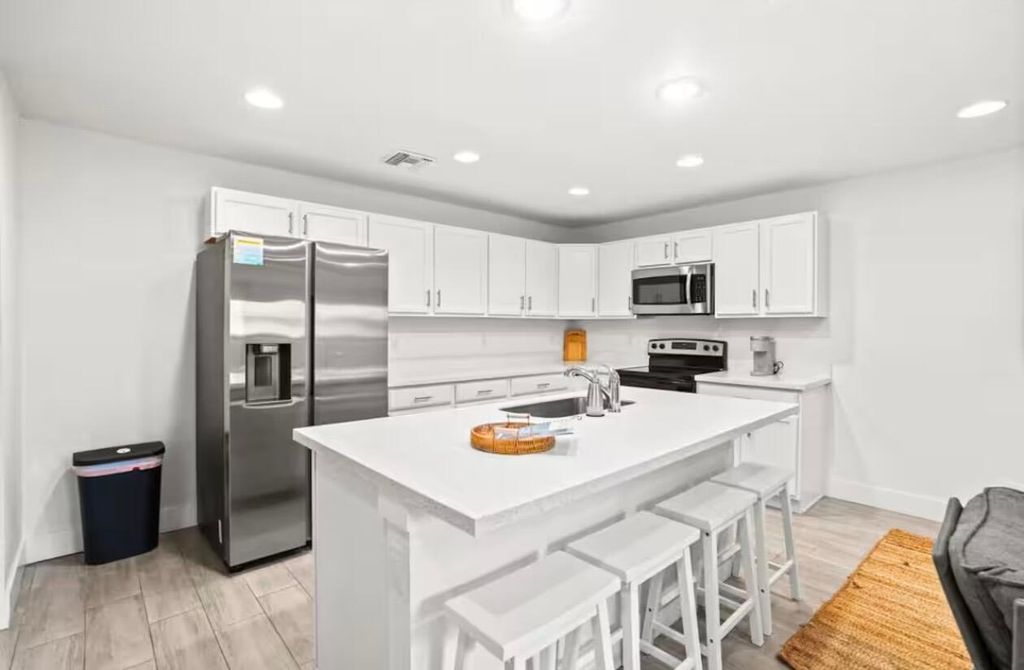 565 Lilac Court, West Palm Beach, FL 33407