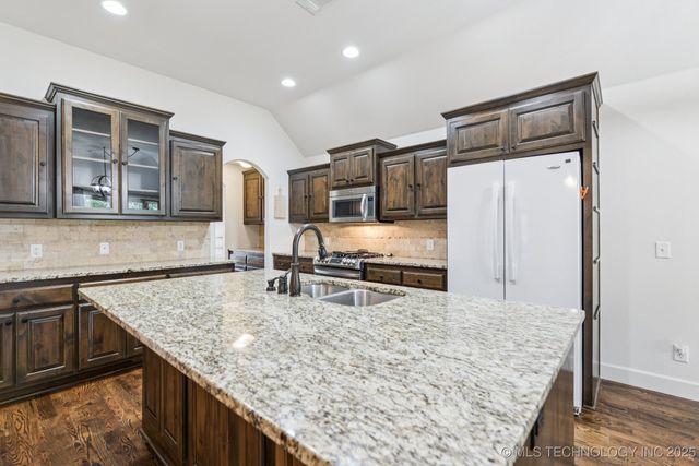 20714 E 34th Place S, Broken Arrow, OK 74014