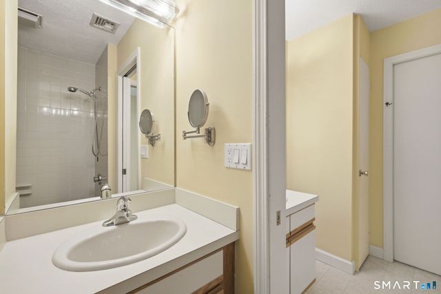 15 Thistle Way B, East Windsor, CT 06016