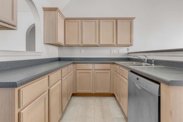 1059 CROSS MEADOW RD, Cordova, TN 38018