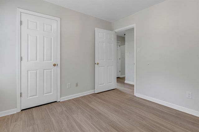 1059 CROSS MEADOW RD, Cordova, TN 38018