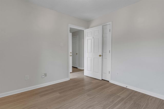 1059 CROSS MEADOW RD, Cordova, TN 38018