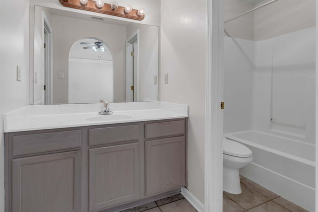 1059 CROSS MEADOW RD, Cordova, TN 38018