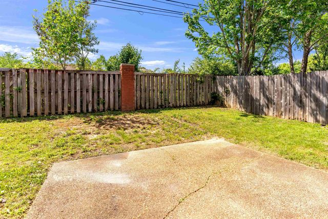 1059 CROSS MEADOW RD, Cordova, TN 38018