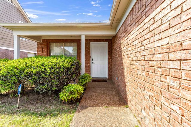 1059 CROSS MEADOW RD, Cordova, TN 38018