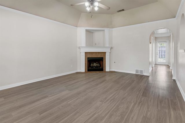 1059 CROSS MEADOW RD, Cordova, TN 38018