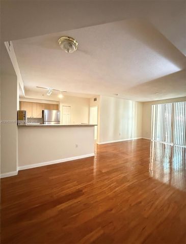 7940 N Nob Hill Rd 204, Tamarac, FL 33321