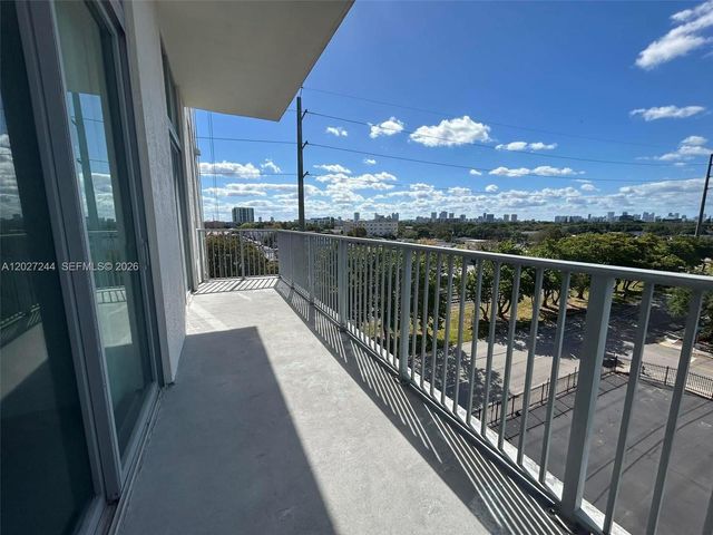2100 Van Buren Street 506, Hollywood, FL 33020