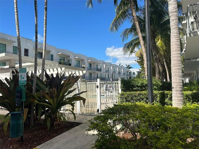 2100 Van Buren Street 506, Hollywood, FL 33020