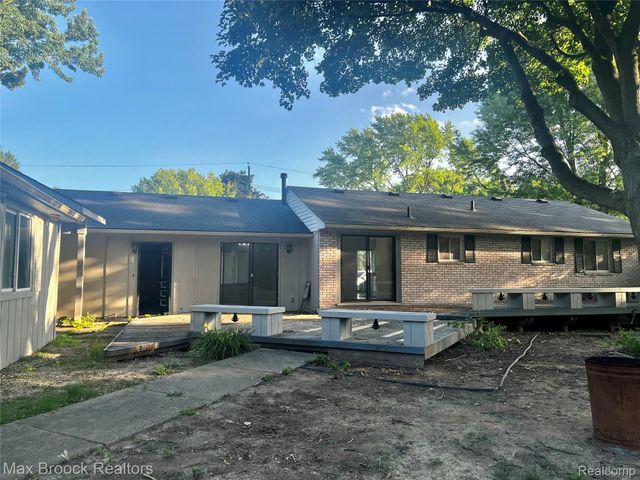 2103 Virginia Drive, Troy, MI 48083