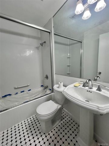2103 Virginia Drive, Troy, MI 48083