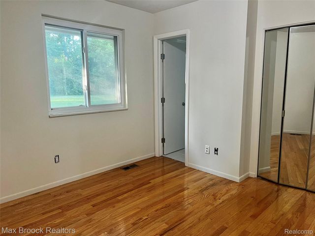2103 Virginia Drive, Troy, MI 48083