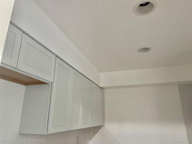 2103 Virginia Drive, Troy, MI 48083