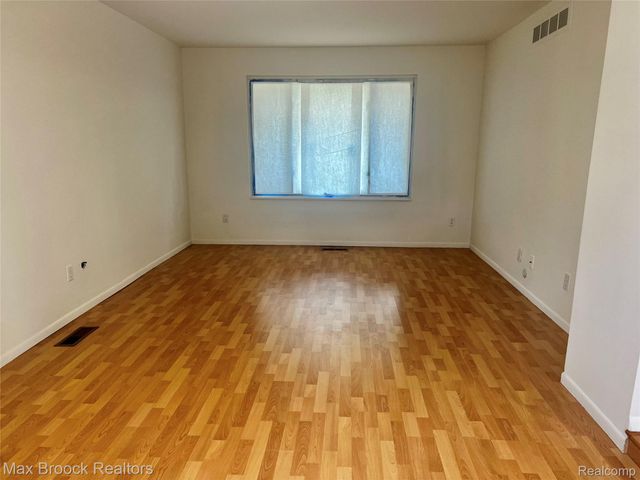 2103 Virginia Drive, Troy, MI 48083