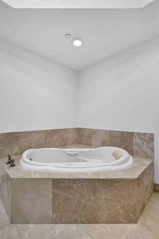 2650 Lake Shore Drive 1005, Riviera Beach, FL 33404