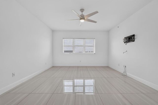 2650 Lake Shore Drive 1005, Riviera Beach, FL 33404