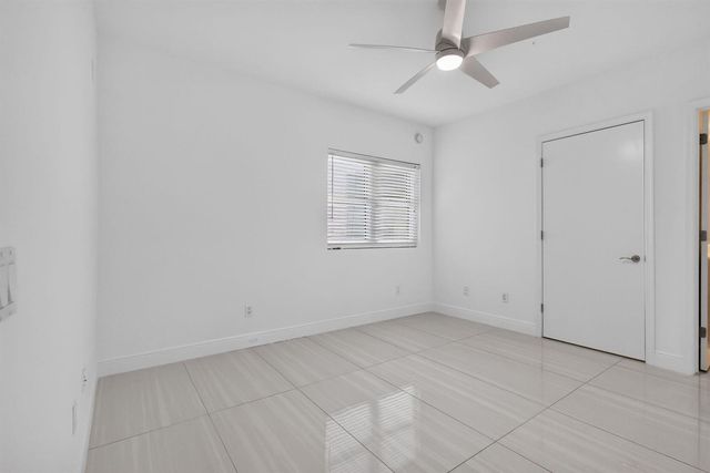 2650 Lake Shore Drive 1005, Riviera Beach, FL 33404