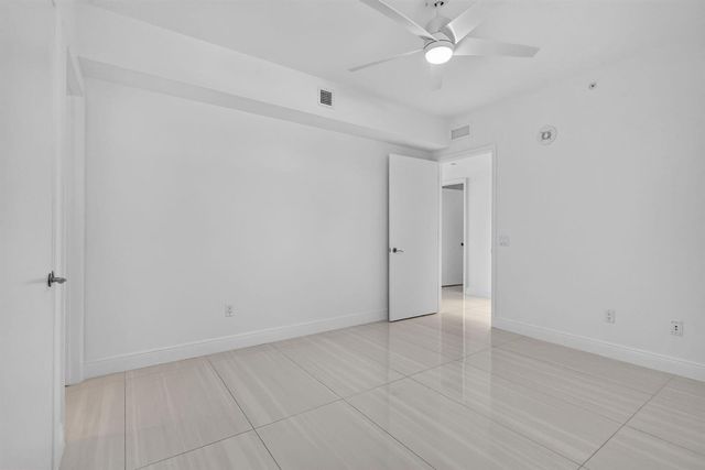 2650 Lake Shore Drive 1005, Riviera Beach, FL 33404
