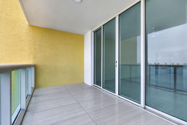 2650 Lake Shore Drive 1005, Riviera Beach, FL 33404