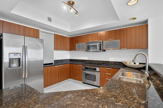 2650 Lake Shore Drive 1005, Riviera Beach, FL 33404