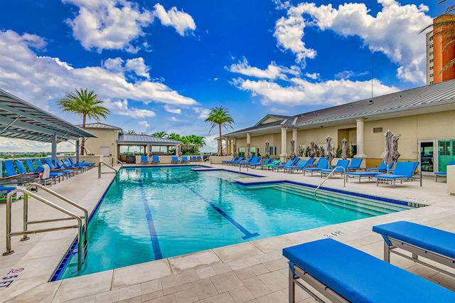 2650 Lake Shore Drive 1005, Riviera Beach, FL 33404