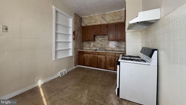 5471 DELANCEY ST, Philadelphia, PA 19143