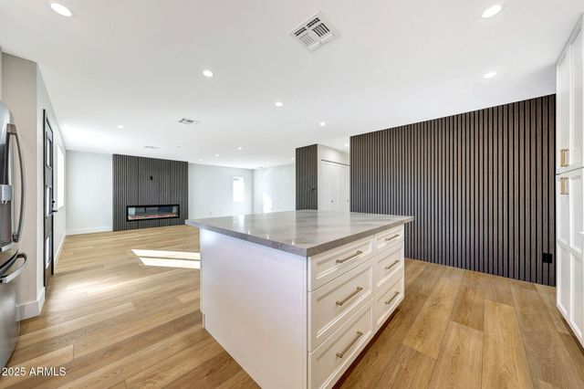 3526 N 85TH Street, Scottsdale, AZ 85251