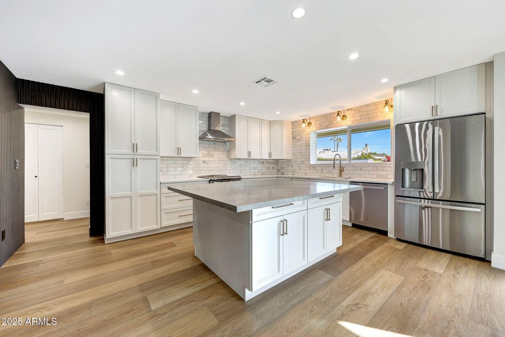 3526 N 85TH Street, Scottsdale, AZ 85251