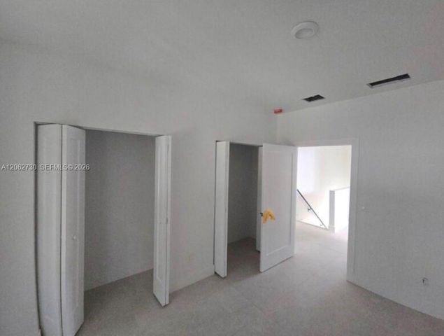 394 NE 174th St, North Miami Beach, FL 33162