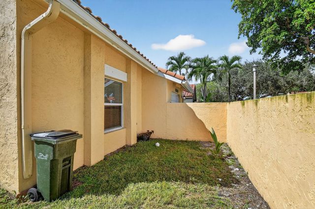 1620 NW 22nd Avenue, Delray Beach, FL 33445