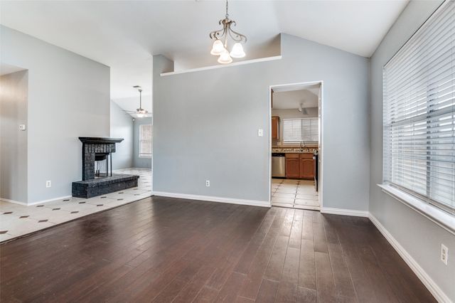 1004 Eagle Drive, Desoto, TX 75115