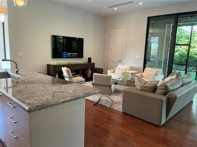 404 NE 13th Avenue, Fort Lauderdale, FL 33301