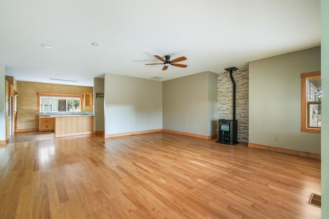 7170 NW River Springs Road, Redmond, OR 97756