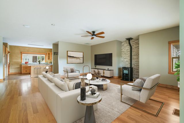 7170 NW River Springs Road, Redmond, OR 97756