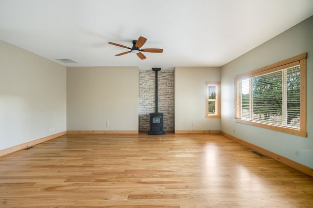 7170 NW River Springs Road, Redmond, OR 97756