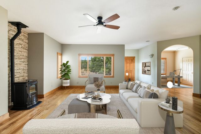 7170 NW River Springs Road, Redmond, OR 97756