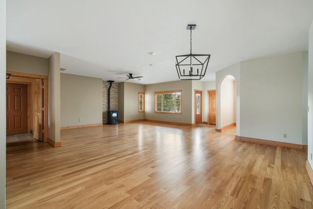 7170 NW River Springs Road, Redmond, OR 97756