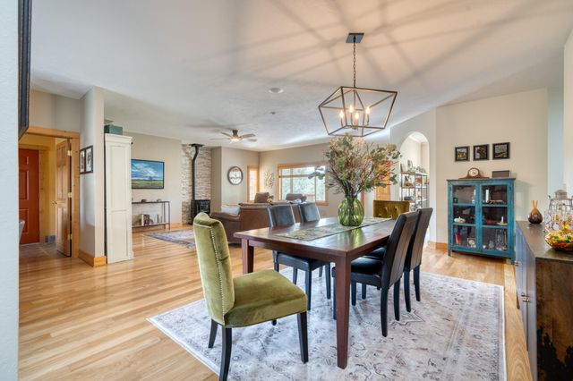 7170 NW River Springs Road, Redmond, OR 97756